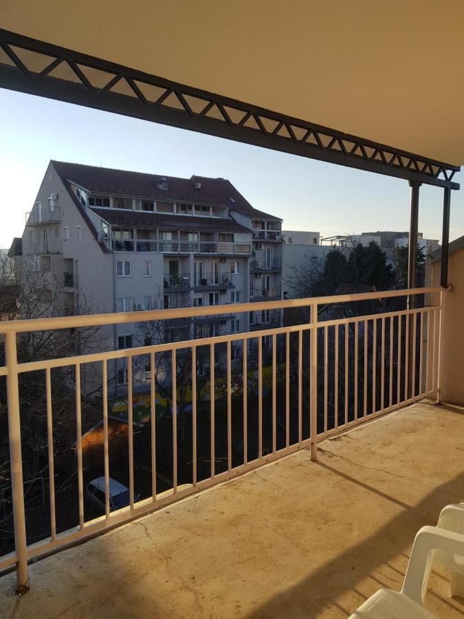 Rajiceva 5- Apartman Sa Prostranom Terasom I Garaznim Mestom Κραγκούγιεβατς Εξωτερικό φωτογραφία
